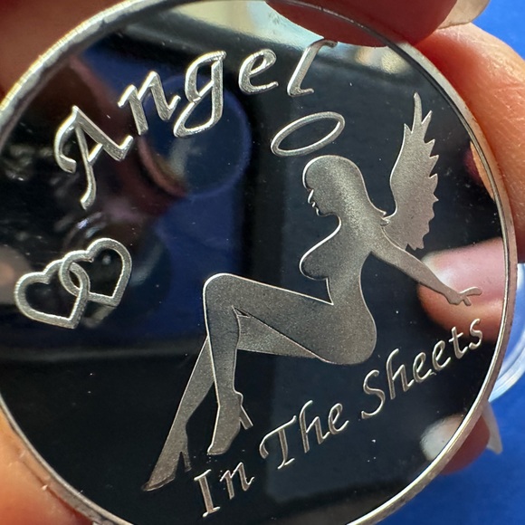 Devil or Angel in the sheets Silver challenge coin / Talisman - Picture 4 of 7